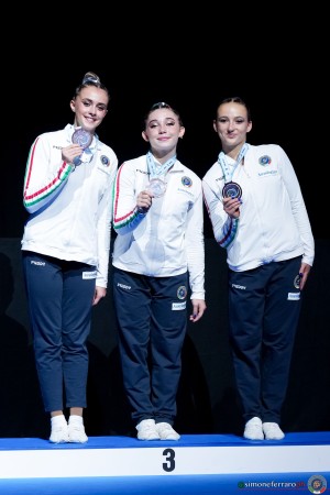 jun tr podio sfe02209 copia simone ferraro ph